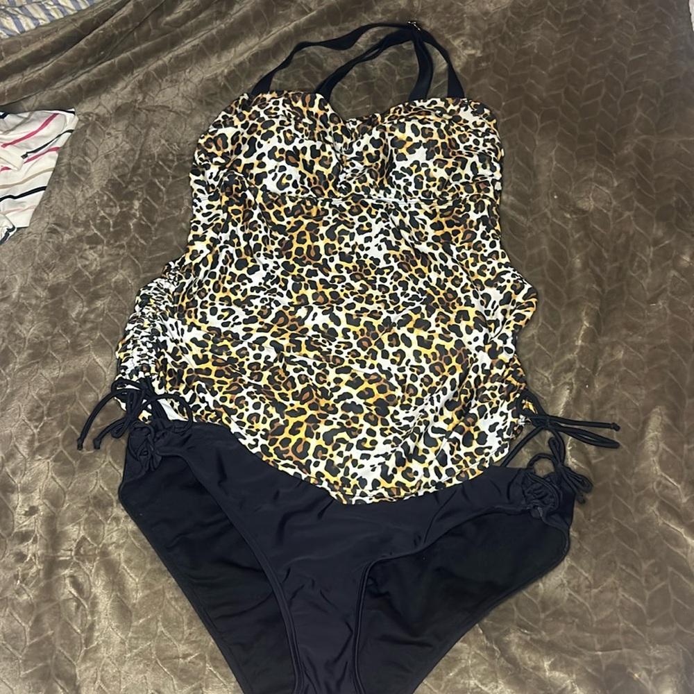 Ocean Lily xl Maternity Cheetah bathing suit
